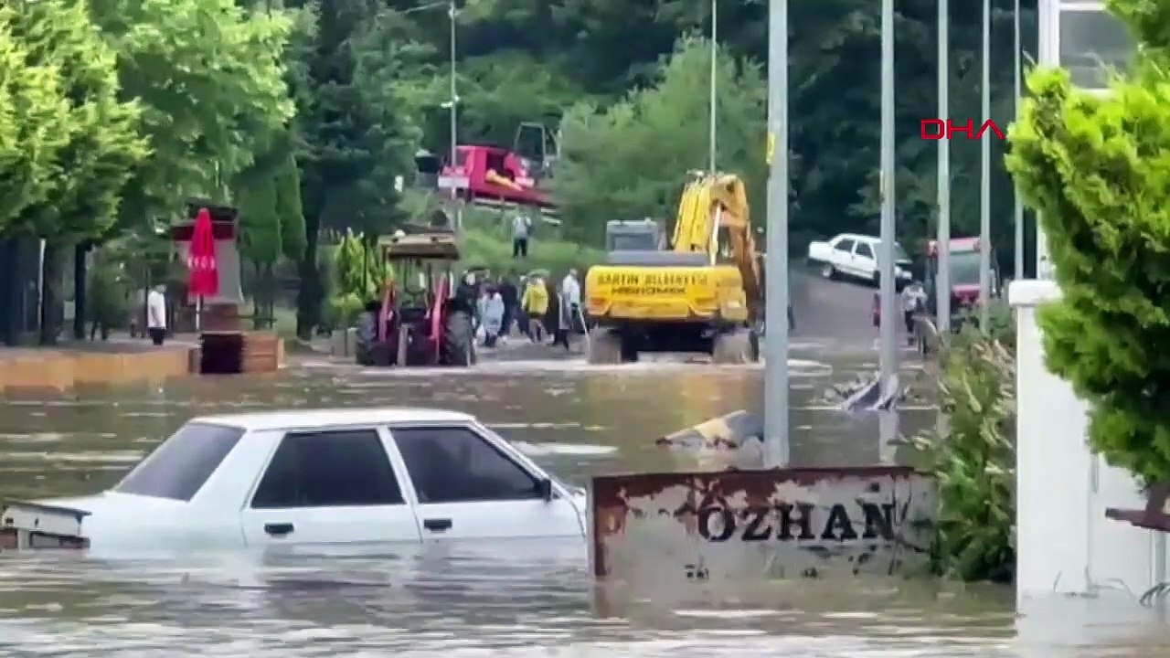 Bartın'da sağanak; dereler taştı, mahsur kalanlar kurtarıldı