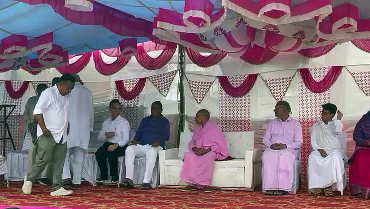 खुशनुमा मौसम में स्वामी विवेकानंद की प्रतिमा का अनावरण