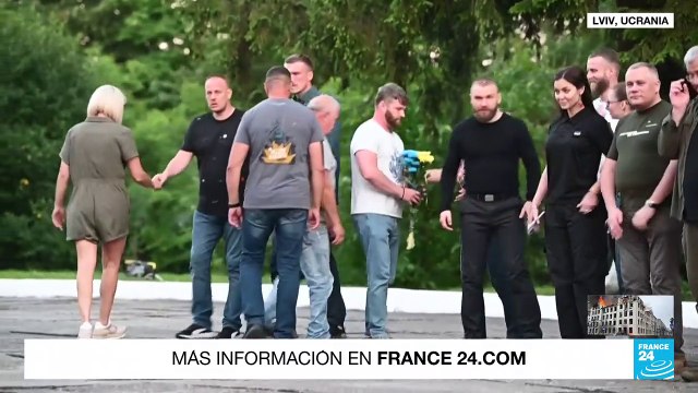 Soldados ucranianos que resistieron en Mariúpol fueron repatriados desde Turquía