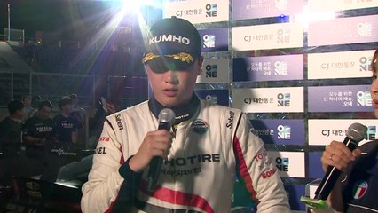 이창욱, 슈퍼레이스 인제 '나이트레이스' 우승...역대 최다 관중 / YTN