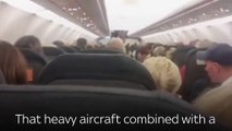 19 personnes sont descendues de l'avion, qui n'a pas pu décoller à cause du poids, avec une indemnité de 500 euros.