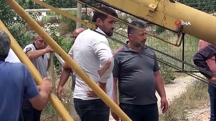 Amasyalı çiftçilerden örnek dayanışma: Yola dökülen bir tır dolusu arpayı zamana karşı yarışıp topladılar