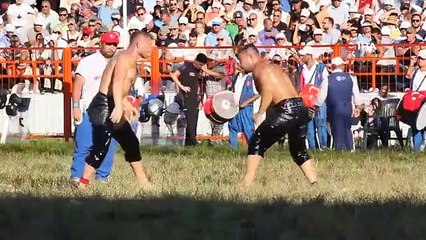 Yusuf Can Zeybek est devenu le lutteur en chef de Kırkpınar