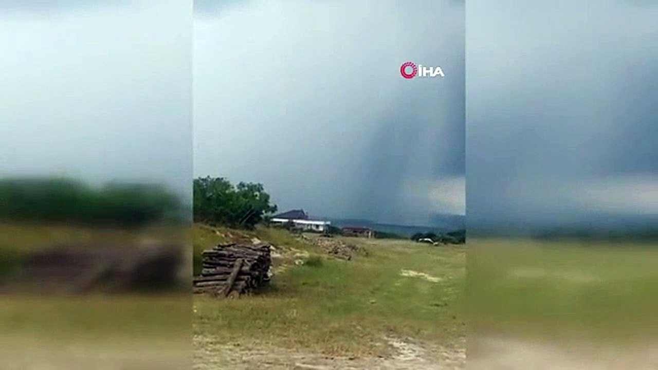 Tornade en mer à Kırklareli sur appareil photo de téléphone portable