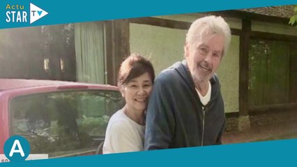 « Elle a voulu faire main basse sur Alain Delon » : un proche témoin d'un moment de friction entre l