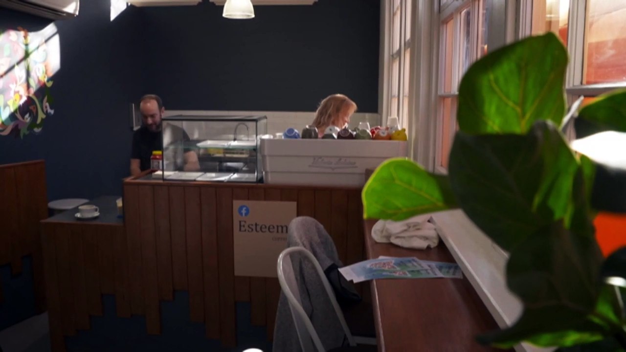 Esteem cafe opens doors to Hobart migrants keen to learn business skills