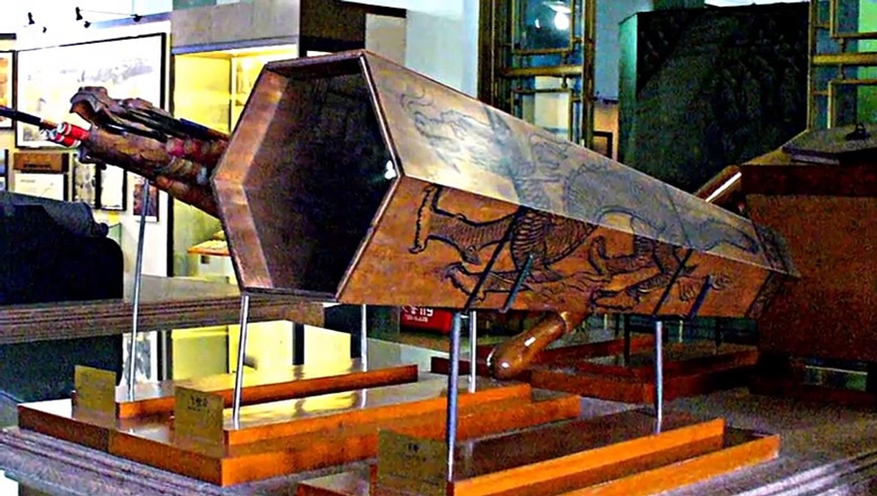 14 Ungewöhnlichste Antike Waffen mit denen gekämpft Wurde