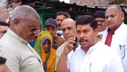 विदिशा: एक ही परिवार के दो सदस्यों की हुई मौत,जनप्रतिनिधियों ने परिजनों से की मुलाकात