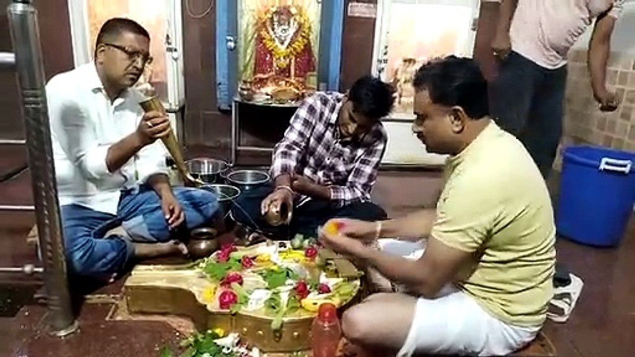 सावन के पहले सोमवार पर जलाभिषेक के लिए उमड़े श्...