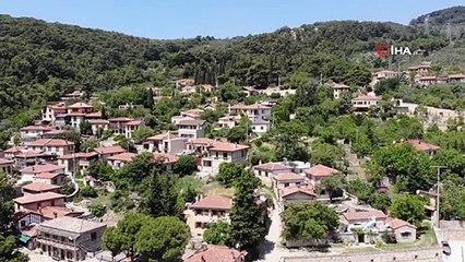 La photographie commerciale est interdite dans ce village.