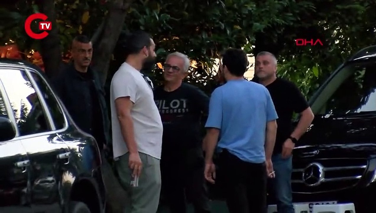 Cem Yılmaz’dan Özkan Uğur’un ailesine taziye ziyareti