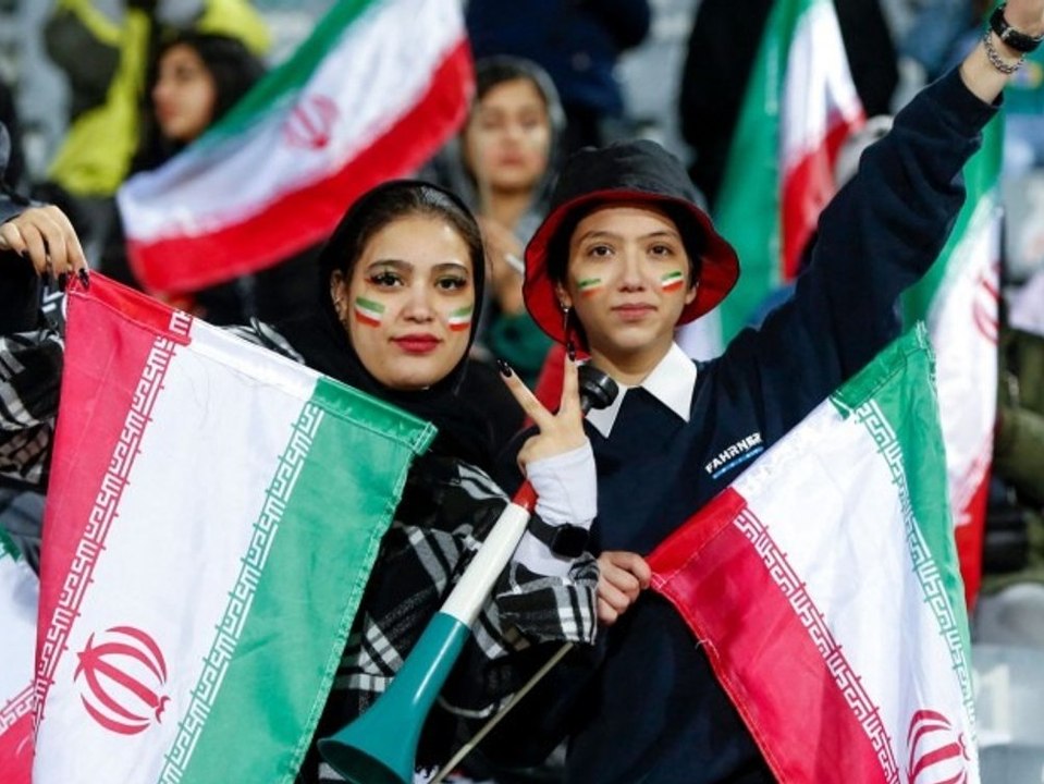 Verbot aufgehoben: Frauen im Iran dürfen bald ins Stadion