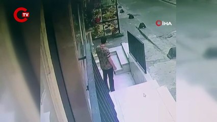 Film gibi olay: Çaldıklarını taşırken zorlanan hırsıza esnaftan yardım!