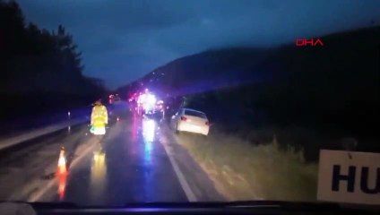 Kamyonla çarpışan cip şarampole yuvarlandı! Aynı aileden 1'i bebek 3 kişi hayatını kaybetti