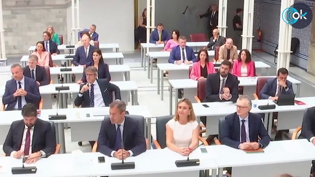 Vox vota ‘no’ junto al PSOE y Podemos y tumba la investidura de López Miras en Murcia
