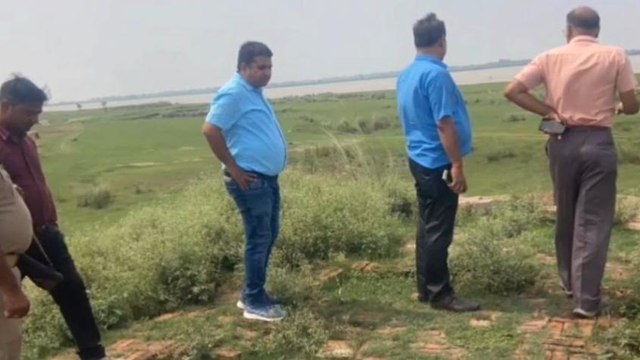 बाराबंकी: एसडीएम ने बाढ़ प्रभावित क्षेत्र का किया निरीक्षण, बाढ़ खंड अधिकारियों को दिए निर्देश