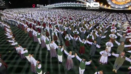 Lettonia, in decine di migliaia al festival nazionale del canto e della danza