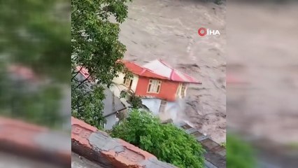 Hindistan’da sel ve toprak kaymasında can kaybı yükseldi