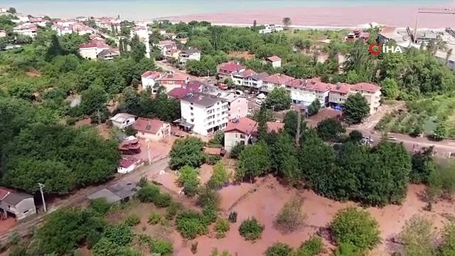 Selin kapattığı Cide-Bartın karayolu ulaşıma açıldı: Ev ve iş yerlerinde tahliyeler sürüyor