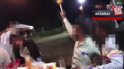 Düğünde onlarca kişinin içinde havaya böyle ateş açtılar