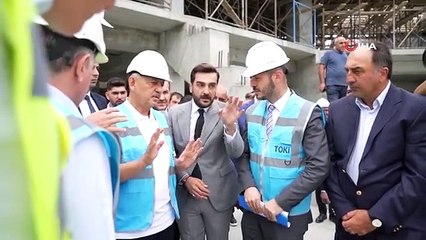 Bakanlar Özhaseki ve Bak, yapımı süren Abdi İpekçi Spor Kompleksi'ni inceledi