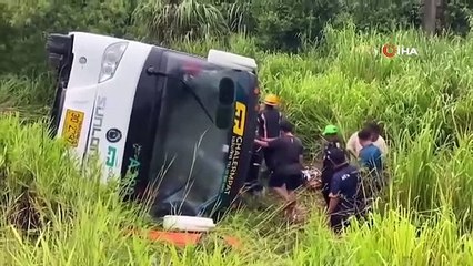 Download Video: Tayland'da Çinli turistleri taşıyan otobüs devrildi