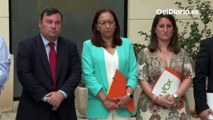 La presidenta de las Corts Valencianes, de Vox, se aparta del minuto de silencio por la víctima de violencia machista en Antella