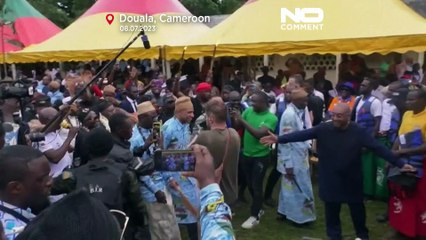 شاهد: مبابي يزور موطنه الكاميرون واستقبال حافل بالهتاف والرقصات التقليدية