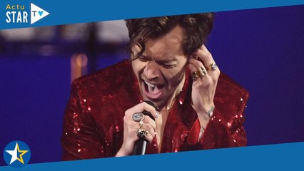 VIDEO Harry Styles blessé en plein concert, le chanteur ciblé par un fan !