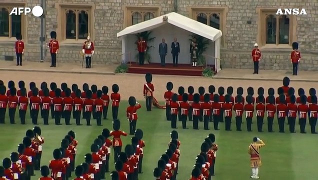 Biden incontra re Carlo III, parata della Guardia Reale a Windsor