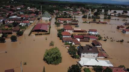 Düzce'de tamamı sular altında kalan köy, drone ile görüntülendi