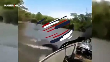 Balıkçının dev anakondayı korkuttuğu anlar gündem oldu