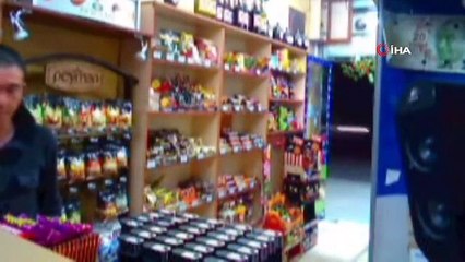 Alkol şişelerini atarak 4 kişi dükkandan kovan "Tekel savaşçısı Ahmet Abi" hayatını kaybetti