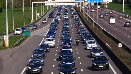 En France, 900 kilomètres de bouchons entrainés par les départs en vacances