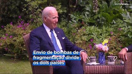 Biden discute bombas de fragmentação e alterações climáticas em Londres