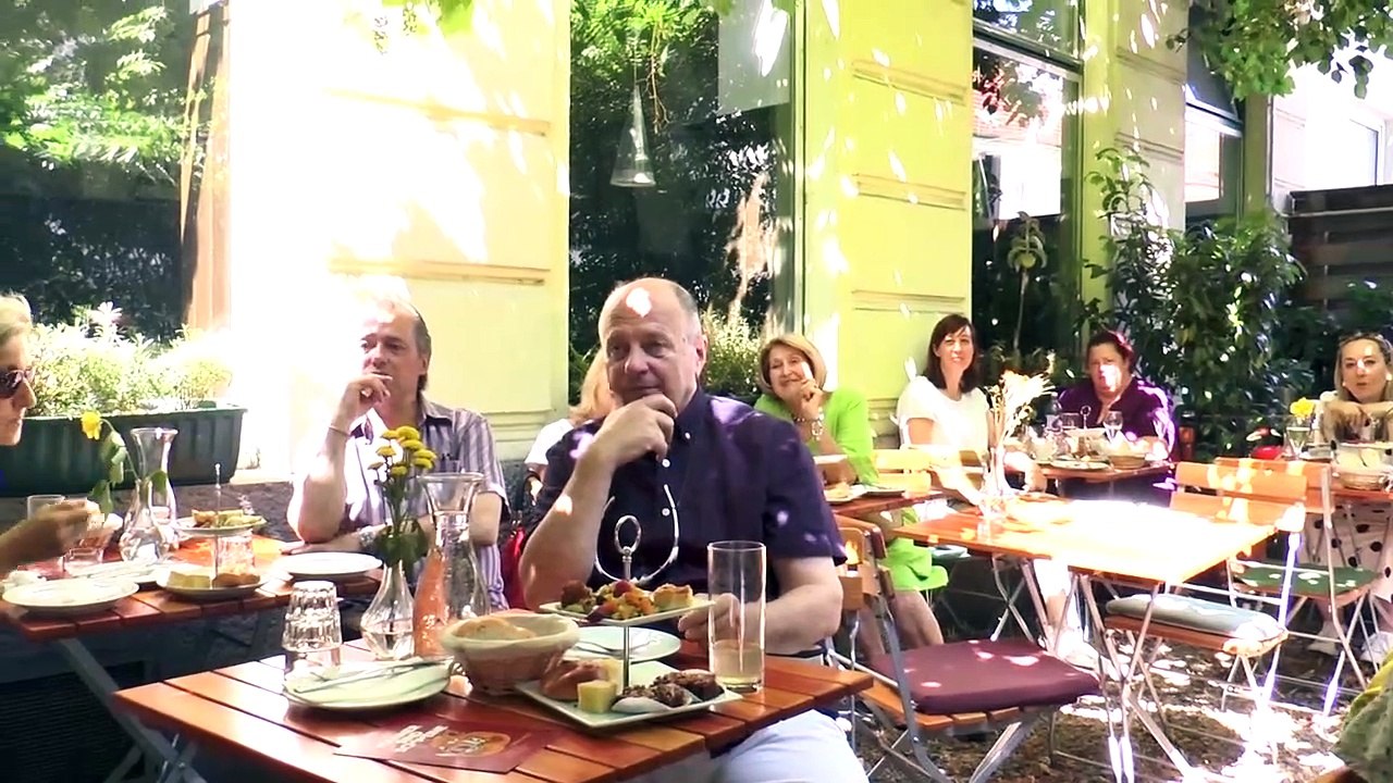 Robert Sommer präsentiert  Alle Männer sind Schweine  in der Hollerei Wien 15