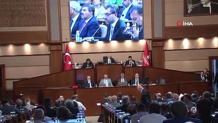 Le maire d'Esenler, Göksu, critique l'exposition ouverte à Feshane : "Vous ne pouvez pas faire de la propagande LGBT en public"