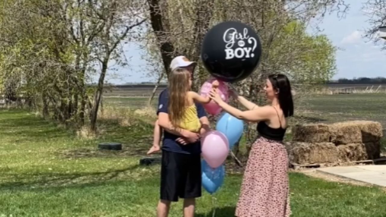 Girl turns grumpy after not getting her way at gender reveal party for her baby sibling