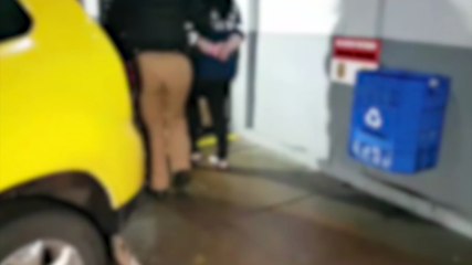 Mulher é detida com simulacro, cocaína e mandado em aberto