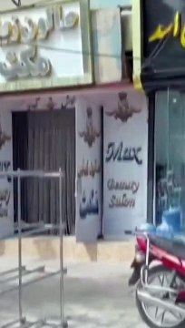 los talibanes decretaron el cierre de peluquerías y salones de belleza en Afganistán