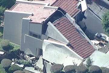 Landslide in Southern California destroys luxury homes