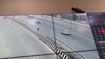 Live video:  दिल्ली-मेरठ एक्सप्रेस वे पर एक ही परिवार के छह लोगों की लाइव मौत का वीडियो देख उड़ जाएंगे होश