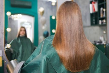 Testé et approuvé : ce shampoing franco-américain élimine les frisottis dès la première utilisation