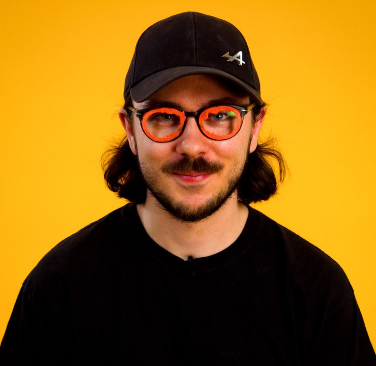 Bastien a inventé le Siri de la pensée, qui permet de contrôler des objets par la pensée