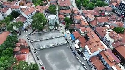 Depreme dayanıksız olduğu tespit edilen kapalı pazar yeri yıkıldı