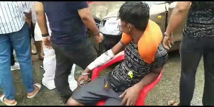 Kanwar Yatra: कां​वड़ियों का दिल्ली देहरादून हाइवे पर जमकर उत्पात, हाइवे किया जाम, कार में तोड़फोड़, देखे वीडियो