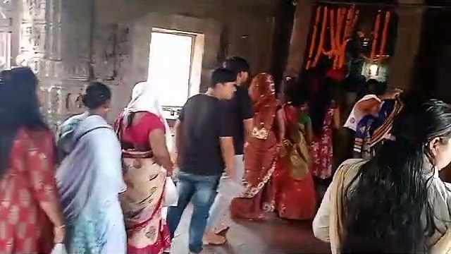 शिव का जलाभिषेक करने शिवालयों में उमडे़ भक्त, हर-हर महादेव की दिन भर गूंज