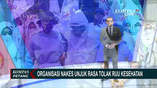 Aksi Unjuk Rasa Dokter dan Nakes Tolak Pengesahan RUU Kesehatan di Depan Gedung DPR!
