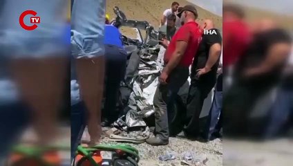 Van'da askeri araçla otomobil çarpıştı: 1 ölü, 13 asker yaralı