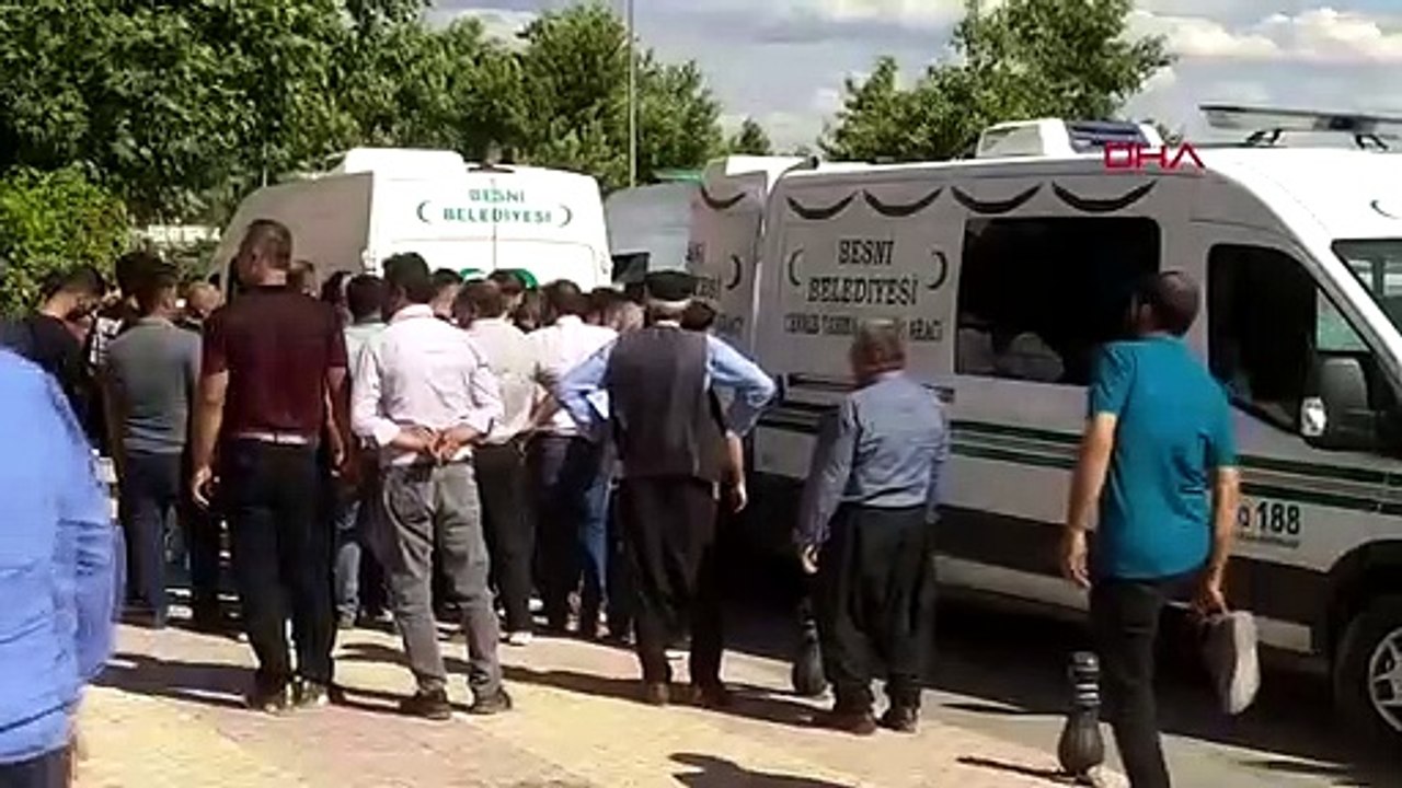 Begraben wurden junge Menschen, die bei einem Unfall in Adıyaman ihr Leben verloren